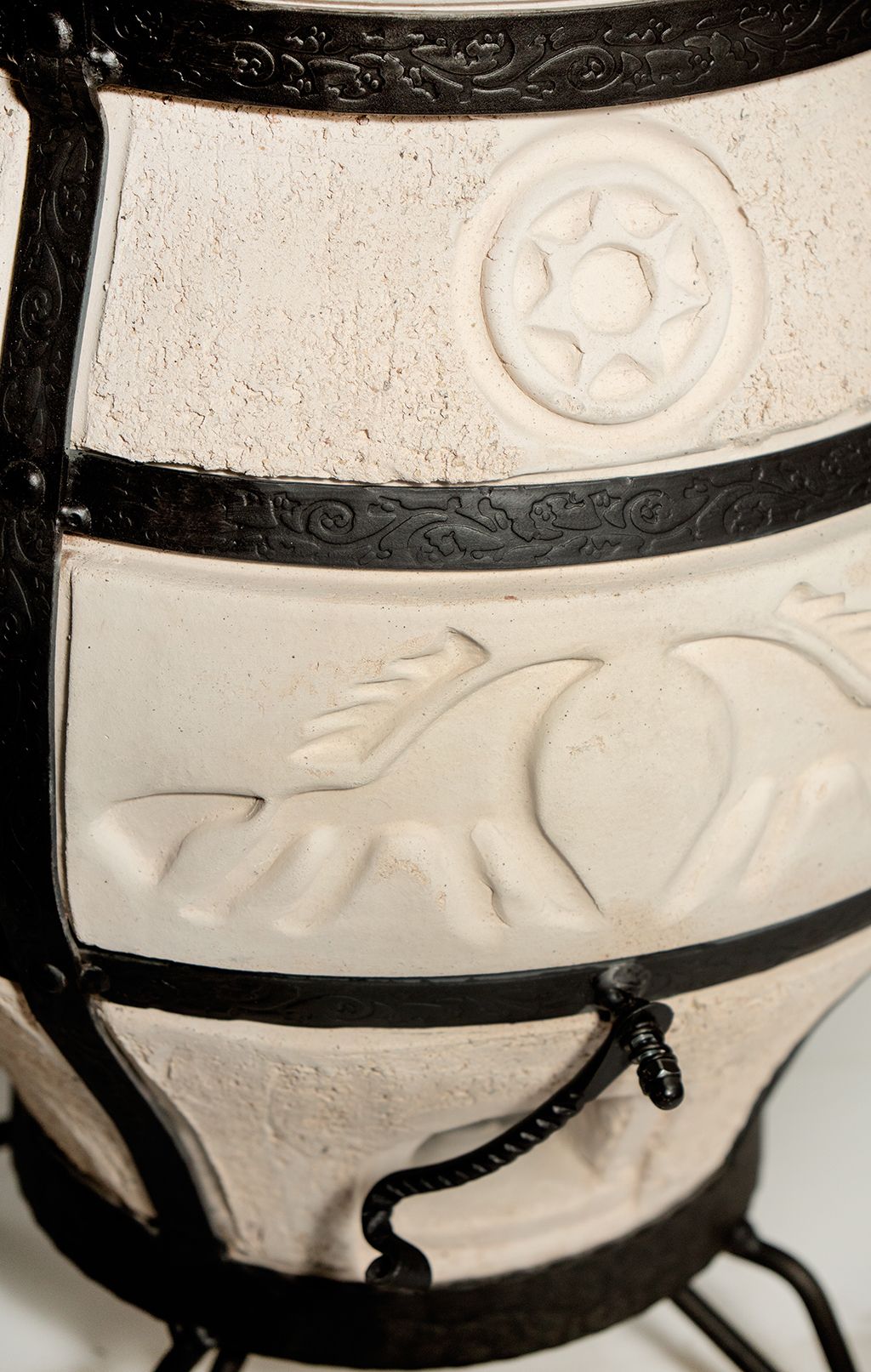 Тандыр Amfora СамОбжар с откидной крышкой и регулирующим вращением тягу колпачком Amfora от магазина Tehnorama